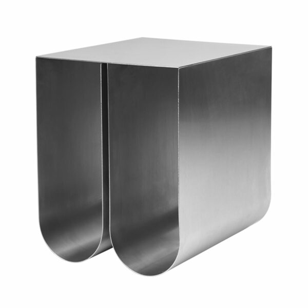 Kristina Dam Studio - Curved Beistelltisch
